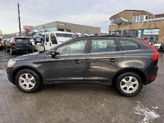 Volvo Xc-60 MOMENTUM picture 2