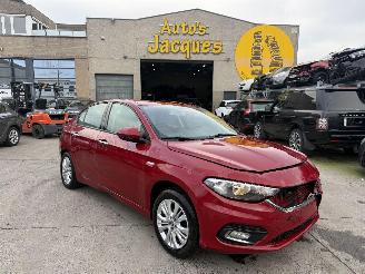 Unfallwagen Fiat Tipo SEDAN 1.4I LOUNGE 2019/7