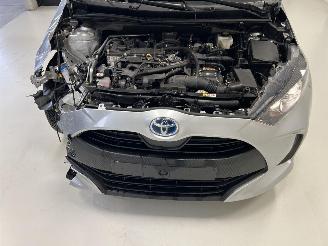 Toyota Yaris HYBRIDE picture 10