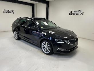 krockskadad bil auto Skoda Octavia DSG/ PANORAMA 2017/3