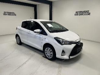 Damaged car Toyota Yaris HYBRIDE 2017/4