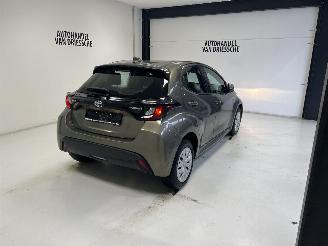 Toyota Yaris HYBRIDE picture 3