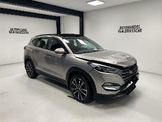 krockskadad bil auto Hyundai Tucson PANORAMA 2018/8