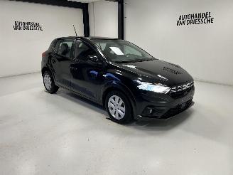 krockskadad bil auto Dacia Sandero  2024/3