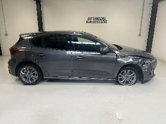 damaged passenger cars Ford Focus ST-LINE 2023/2