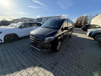 Unfallwagen Mercedes V-klasse V-300 Avant-Garde extra lang / facelift 2025/4