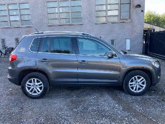skadebil auto Volkswagen Tiguan 2.0 TDI 2011/1