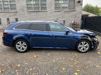 krockskadad bil auto Renault Talisman GRANDTOUR I 2016/11