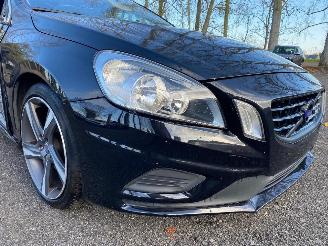 Volvo V-60 V 60 R-DESIGN picture 3
