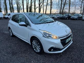 Peugeot 208 ALLURE picture 2