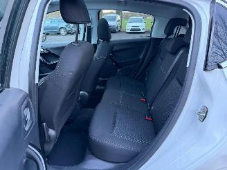 Peugeot 208 ALLURE picture 20