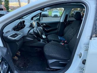 Peugeot 208 ALLURE picture 19