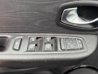 Renault Clio IV GRANDTOUR picture 32