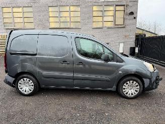 krockskadad bil bedrijf Citroën Berlingo 1.6 HDI 2016/10