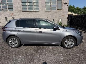 Voiture accidenté Peugeot 308 II ACTIVE 2018/3