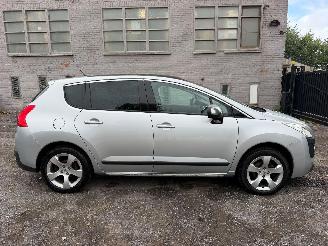 Damaged car Peugeot 3008 ALLURE 2013/4
