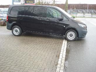 skadebil bedrijf Mercedes Vito 111CDI 84KW L2-H1 AIRCO 2017/9