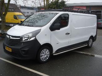 krockskadad bil bedrijf Opel Vivaro L2-H1 AIRCO-NAVI 1.6CDTI 85KW EURO 5 2015/4