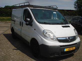 krockskadad bil bedrijf Opel Vivaro 2.0CDTI 66KW L1-H1 EURO 4 2009/3