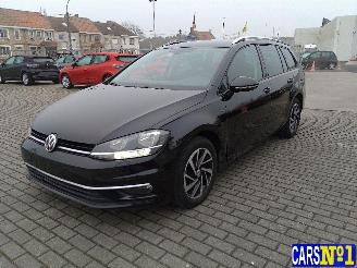 Volkswagen Golf  picture 1