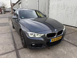 Damaged car BMW 3-serie 330e High Executive M-Sport 2016/12