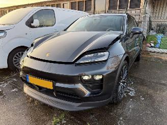 Voiture accidenté Porsche Macan 4 100kWh Pano Bose 2024/10