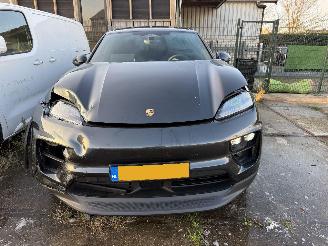 Porsche Macan EV 4 100kWh Pano Bose picture 14