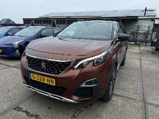 Voiture accidenté Peugeot 3008 1.2 PureTech  Blue Lease Premium 2019/10