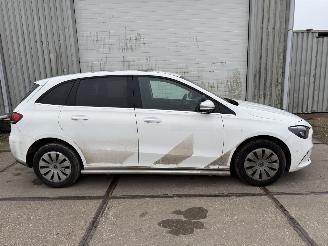 Mercedes B-klasse 200d Automaat picture 2