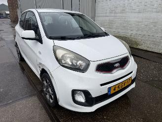 Coche accidentado Kia Picanto 1.0 CVVT Comfort Pack Navigatie 2013/4