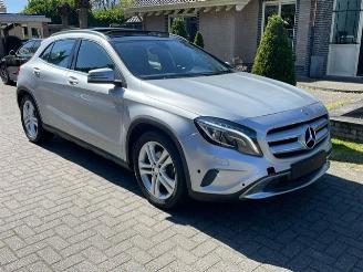 krockskadad bil auto Mercedes GLA 180 URBAN PANORAMADAK NAVI BI XENON 2017/3