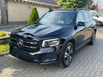 damaged passenger cars Mercedes GLB 200 d PANO NAVI CAMERA NIGHT WIDESCREEN 2021/6