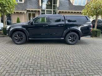 skadebil auto Isuzu D-Max V-Cross 4X4 DC HARDTOP 2023/11