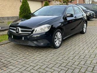 Damaged car Mercedes A-klasse 180 d BlueEFFICIENCY NAVI PDC 2017/5