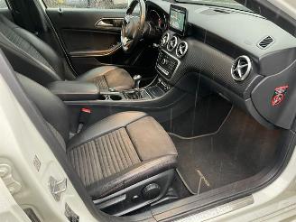 Mercedes A-klasse 180 d AMG LINE PANO NAVI CAMERA picture 11