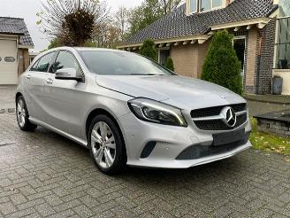 Mercedes A-klasse 180 URBAN AUTO NAVI PDC picture 4