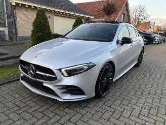 Unfallwagen Mercedes A-klasse 200 d AMG LINE PANO CAMERA NAVI MOTOR DEFECT 2021/10