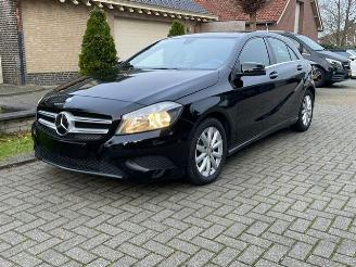 krockskadad bil auto Mercedes A-klasse 180 BlueEfficiency NAVI PDC 2014/1