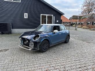 Unfallwagen Mini Cooper FACELIFT 1.5 AUTOMAAT NAVI CLIMA CAMERA LEER CRUISE LED B.J 2021 2021/7