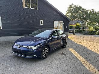 skadebil auto Volkswagen Golf 8 1.4 AUTOMAAT HYBRIDE PLUG IN 204 PK NAVI CLIMA CAMERA LED B.J 2023 2023/12