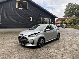 Coche accidentado Toyota Yaris HYBRIDE 1.5 AUTOMAAT NAVI CLIMA CAMERA HEAD UP KEYLESS B.J 2022 2022/8