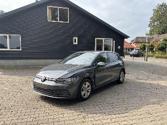 Damaged car Volkswagen Golf 8 HYBRIDE AUTOMAAT NAVI CLIMA CAMERA LED VIRT DASH B.J 2023 2023/5