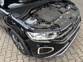 Volkswagen T-Roc 2.0 TDI AUTOMAAT 150 PK STYLE NAVI CLIMA CAMERA LED picture 23