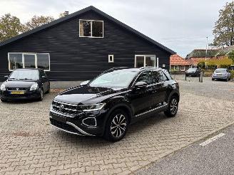 skadebil auto Volkswagen T-Roc 2.0 TDI STYLE AUTOMAAT NAVI CLIMA CAMERA LED BJ 2023 FACELIFT 2023/3