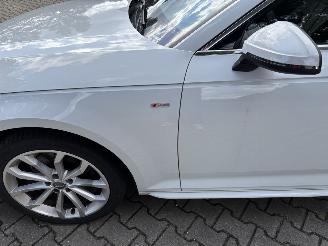 Audi A4 Avant HYBRIDE 2.0 S-LINE AUTOMAAT SPORT NAVI CLIMA LED PDC B.J 06-2019 picture 13