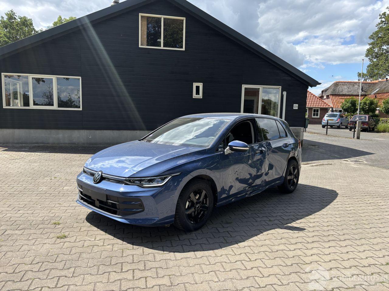 Volkswagen Golf 8,5 FACELIFT 1.5 NAVI CLIMA CAMERA LED VIRT DASH B.J 12-2024