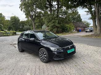 Schadeauto Volkswagen Golf 8 PANORAMADAK 1.5 STYLE 130 PK NAVI CLIMA VIRT DASH 18 INCH B.J 2023 2023/4