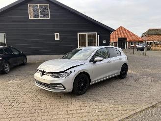 skadebil auto Volkswagen Golf 8 EDITION TSI 110 PK CLIMA CAMERA CRUISE LED B.J 2022 2022/5