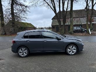 Volkswagen Golf 8,5 ETSI 1.5 HYBRIDE AUTOMAAT NAVI CLIMA CAMERA LED VIRT DASH TREKHAAK B.J 12-2024 picture 8