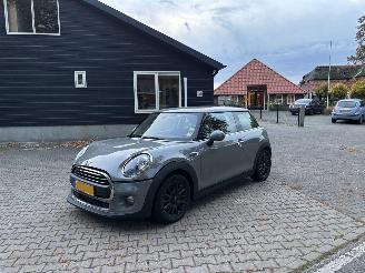 Avarii autoturisme Mini One 1.5 EDITION CLIMA ABS B.J 2018 Lichte schade 2018/11